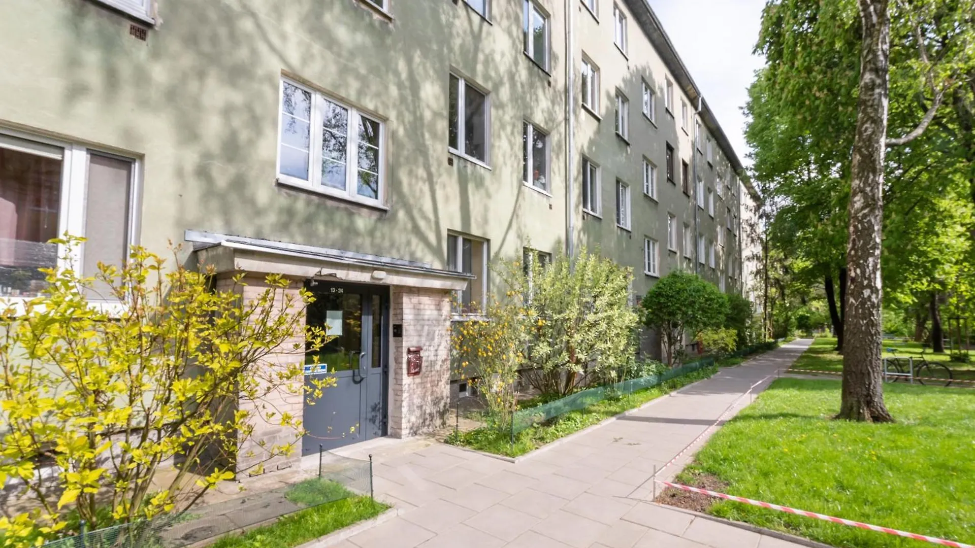 Metro Raclawicka Homey Apartment ワルシャワ 0*,
